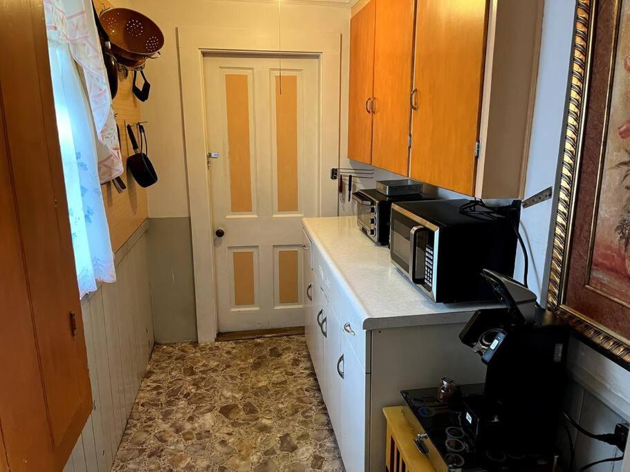 Cute 6-Bedroom Getaway In The Heart Of Littleton Ngoại thất bức ảnh