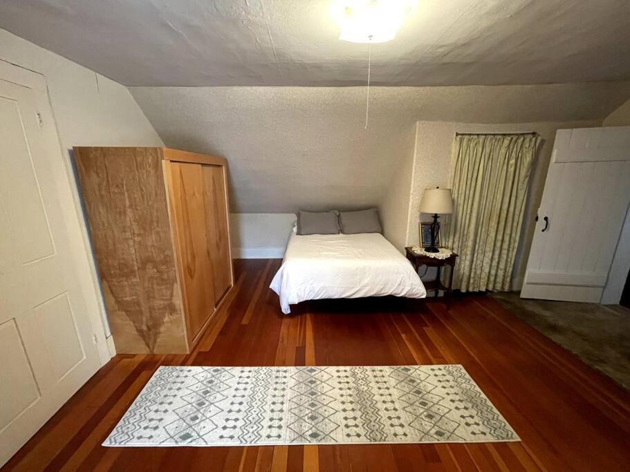 Cute 6-Bedroom Getaway In The Heart Of Littleton Ngoại thất bức ảnh